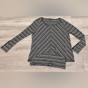 ❤️3/$15❤️WHBM Chevron Tunic Top Size L